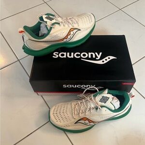 Saucony Kinvara 13 in Cream and Green